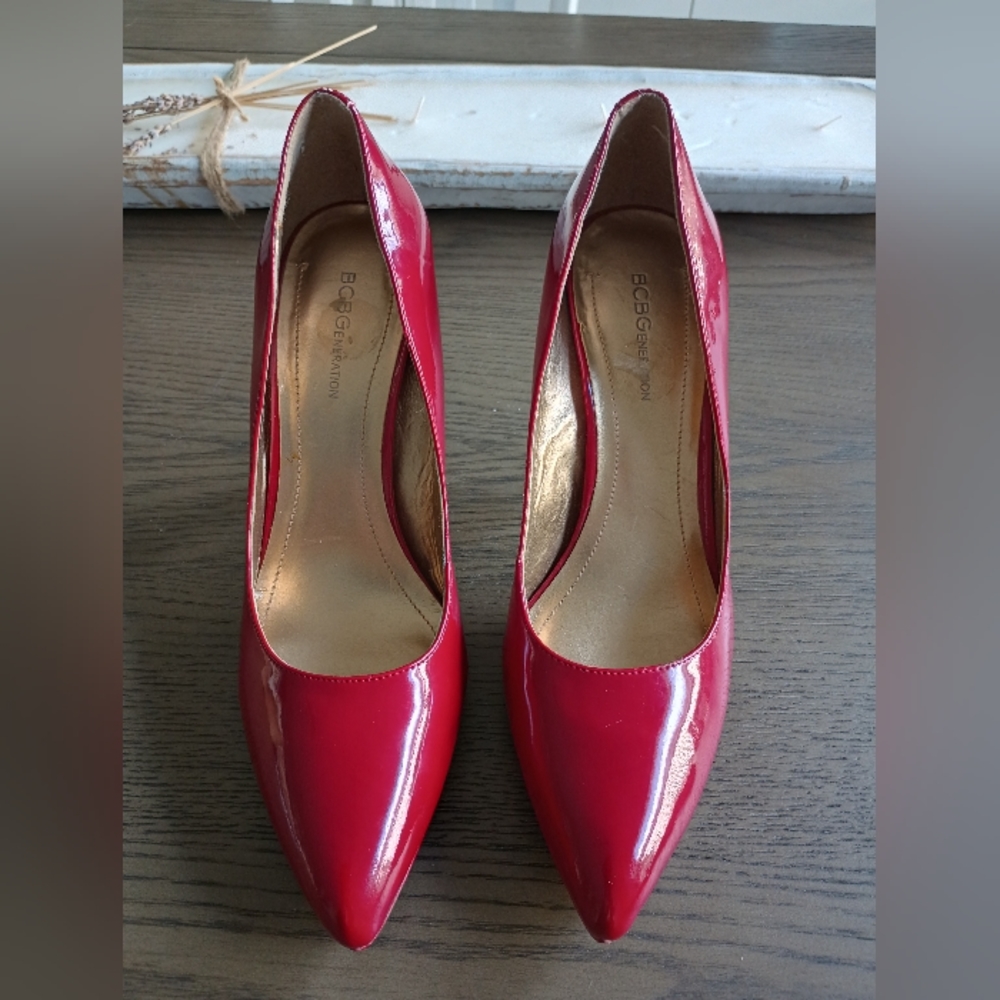 BCBGeneration Red Faux Patent Leather Stiletto Heels   Size 9.5  Pre-owned